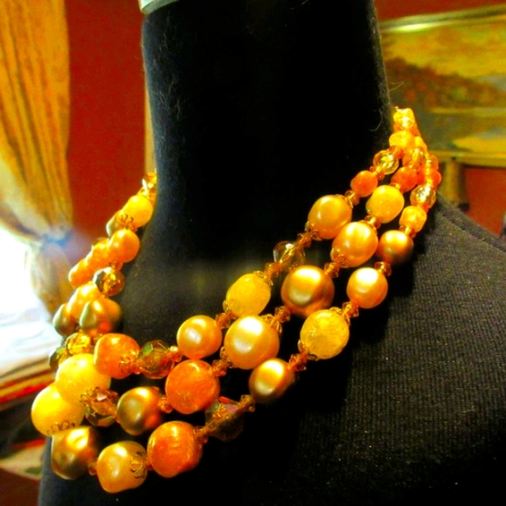 🍂 Lovely Vintage Gold-Cream-Bronze Beaded Necklace - Picture 4 of 16